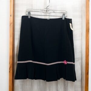 Dressbarn Women's Black Straight Skirt - Size 16 - Knife Pleated with Ribbon Bow